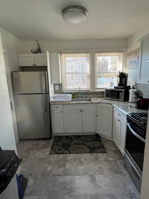 Three Bed One Bath Apt 25 Mins To Nyc Belleville エクステリア 写真