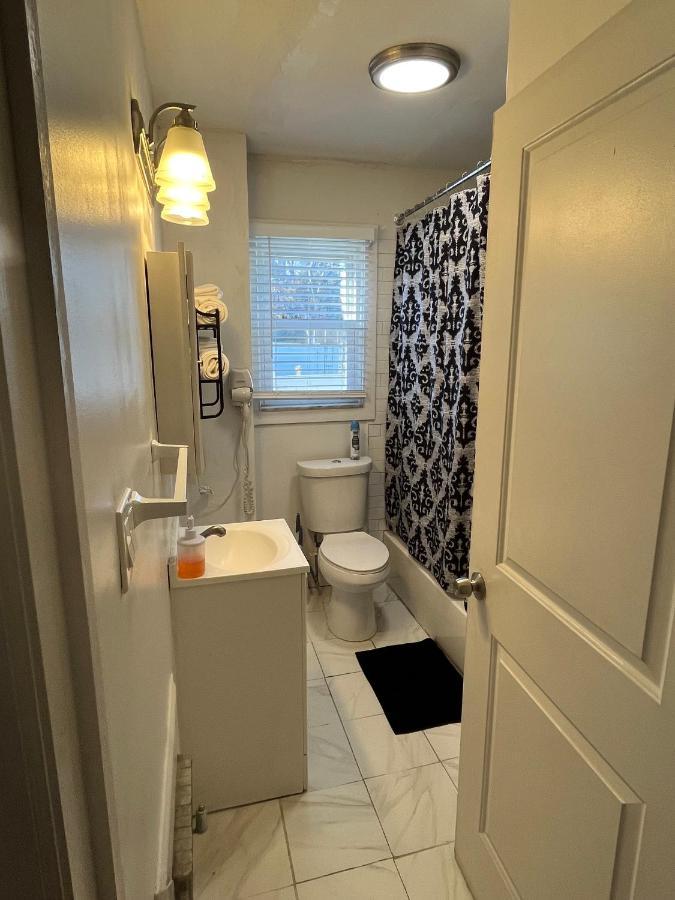 Three Bed One Bath Apt 25 Mins To Nyc Belleville エクステリア 写真
