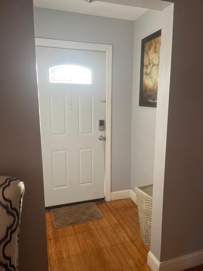 Three Bed One Bath Apt 25 Mins To Nyc Belleville エクステリア 写真